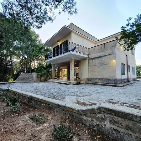 Villa Le Cenate 44 *